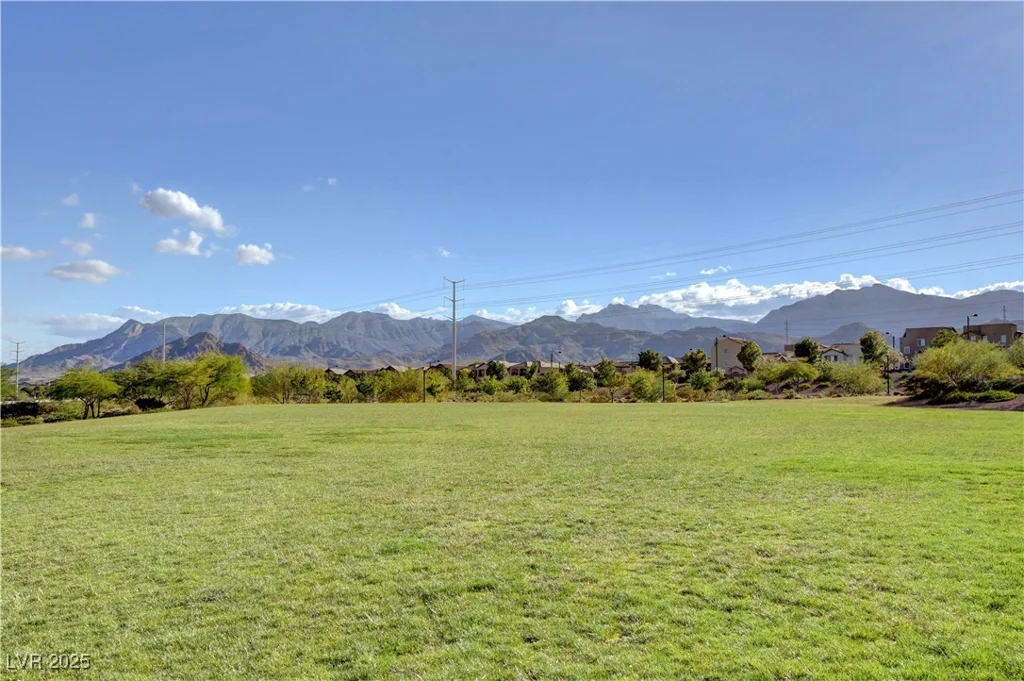 10426 Mount Washington, Las Vegas, NV 89166