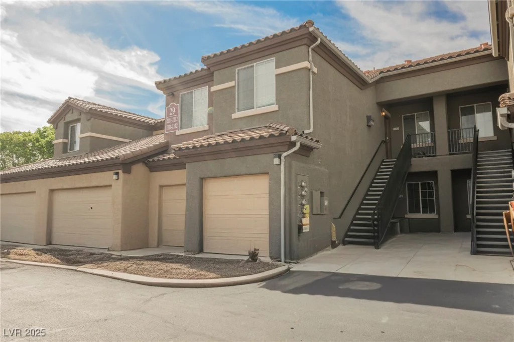 6868 Sky Pointe, Las Vegas, NV 89131