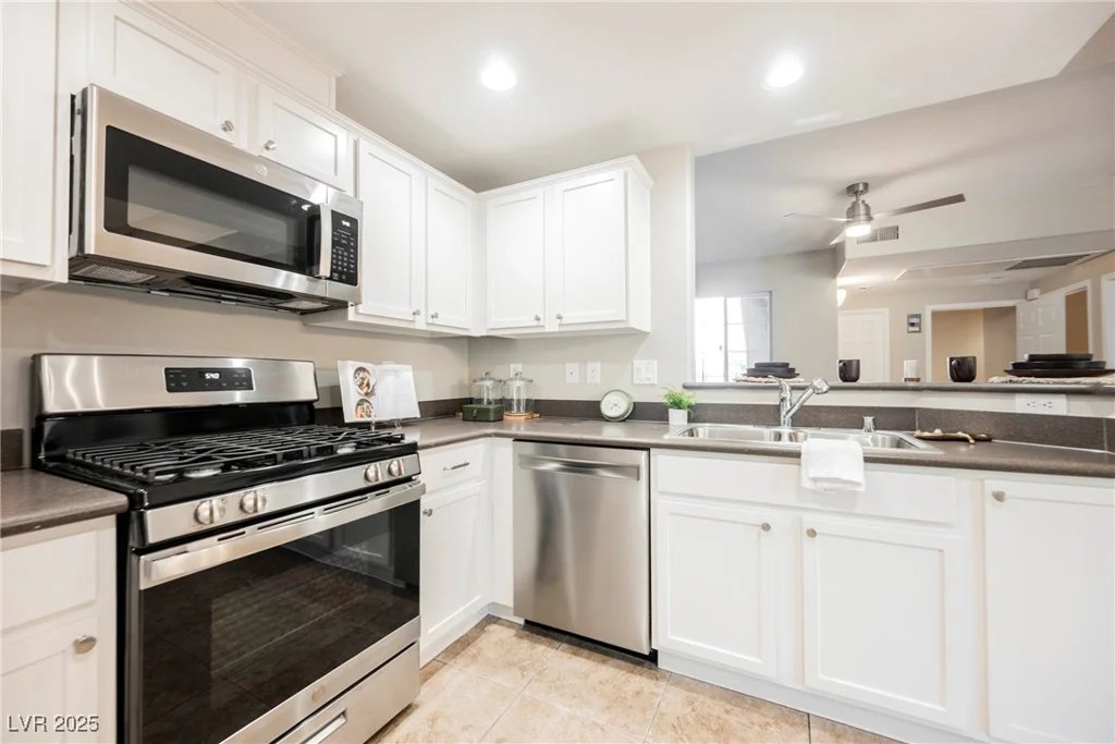 6868 Sky Pointe, Las Vegas, NV 89131