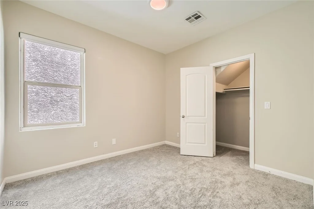 8469 Cheerful Brook, Las Vegas, NV 89143