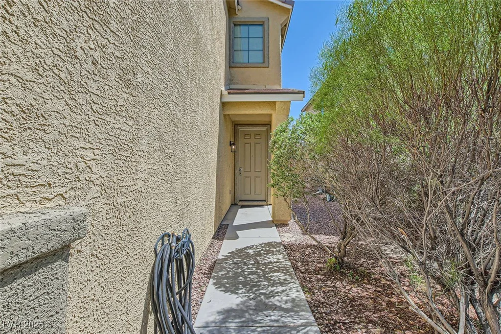 8469 Cheerful Brook, Las Vegas, NV 89143