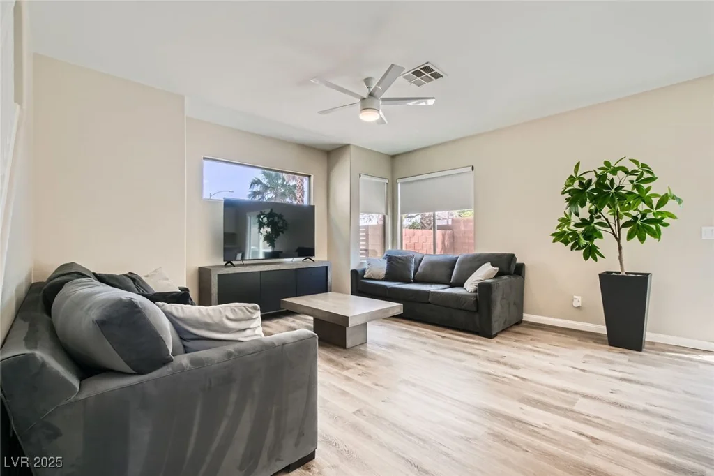 8469 Cheerful Brook, Las Vegas, NV 89143