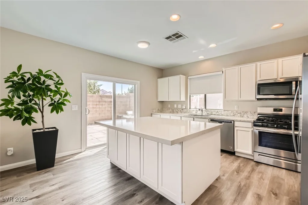 8469 Cheerful Brook, Las Vegas, NV 89143