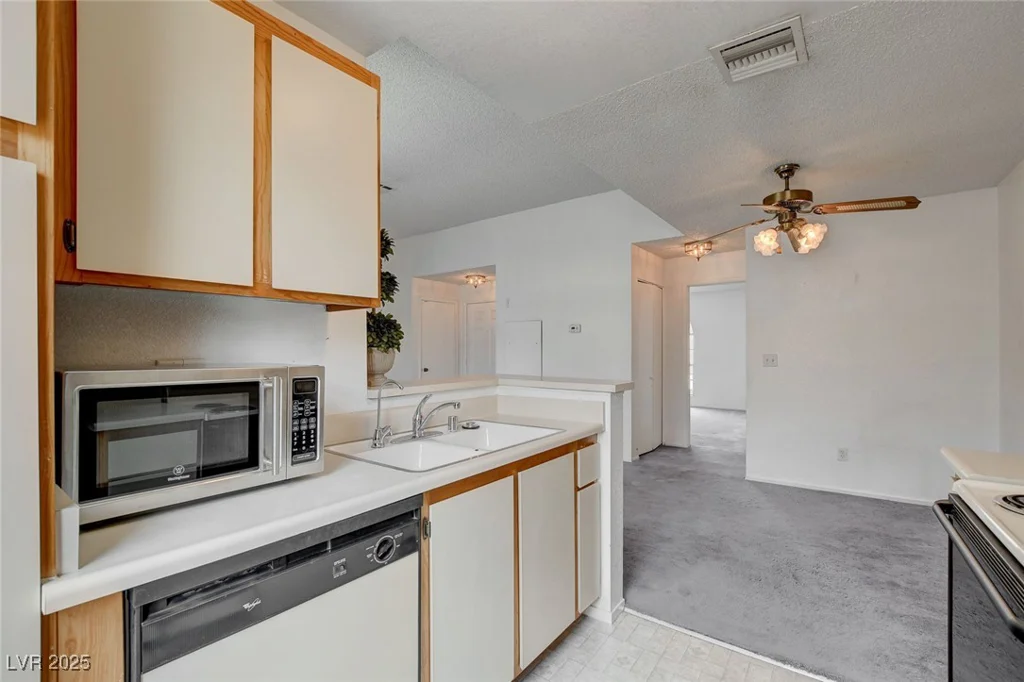 3150 Soft Breezes, Las Vegas, NV 89128