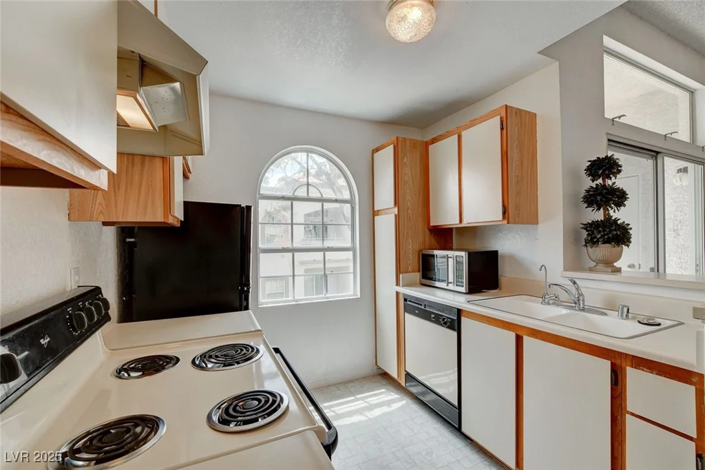 3150 Soft Breezes, Las Vegas, NV 89128