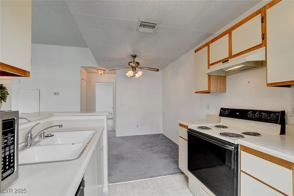 3150 Soft Breezes, Las Vegas, NV 89128