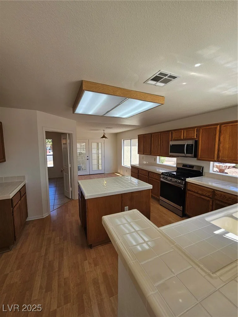 6529 Bradford, Las Vegas, NV 89108