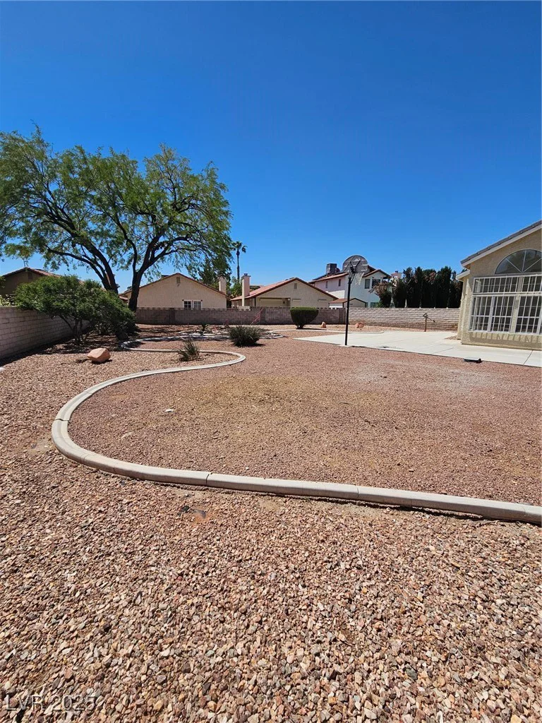 6529 Bradford, Las Vegas, NV 89108