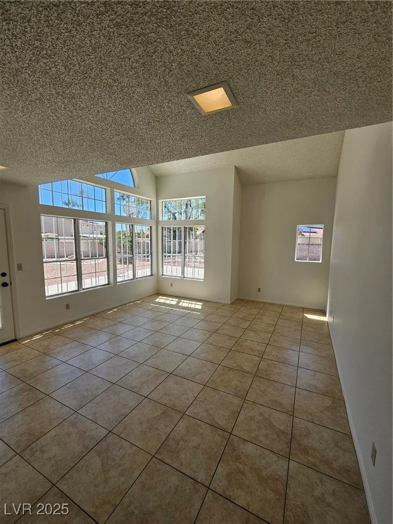 6529 Bradford, Las Vegas, NV 89108