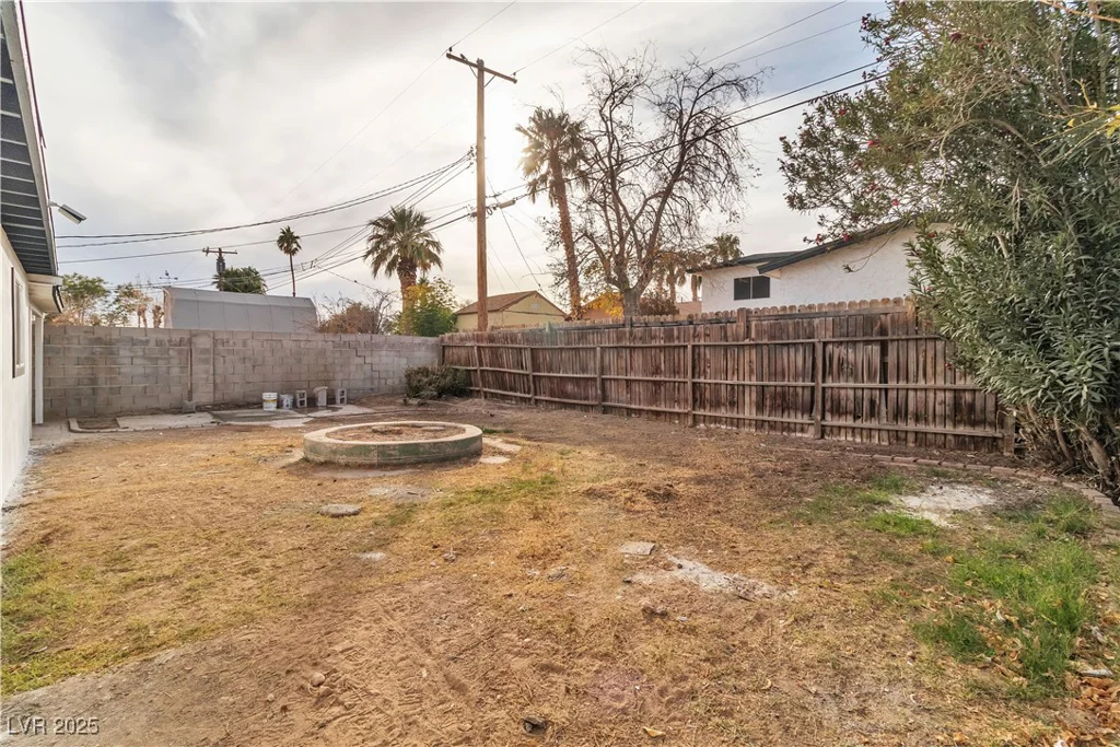 617 Stanford, Las Vegas, NV 89107