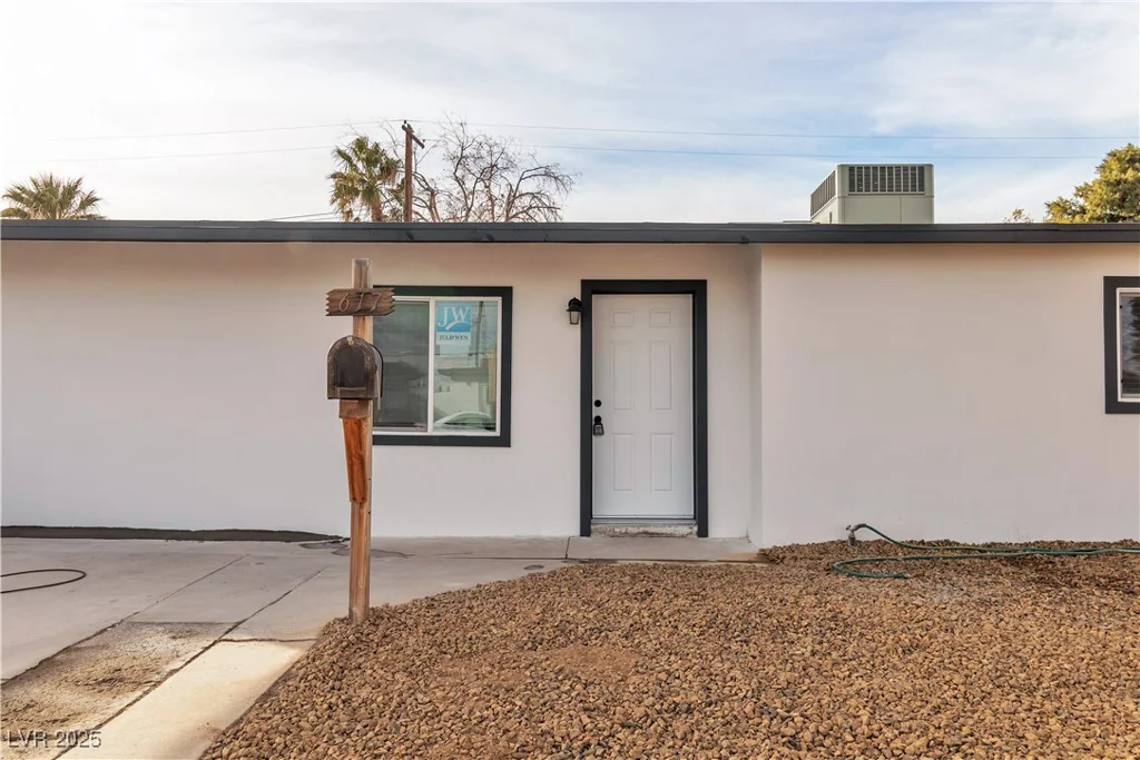 617 Stanford, Las Vegas, NV 89107