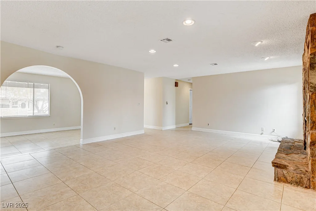 3575 Robindale, Las Vegas, NV 89139