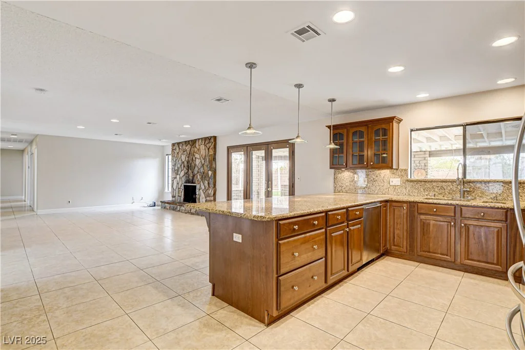 3575 Robindale, Las Vegas, NV 89139