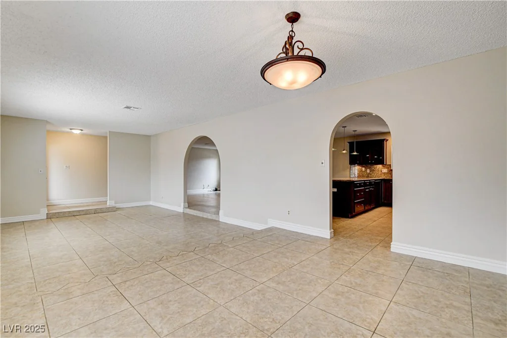 3575 Robindale, Las Vegas, NV 89139