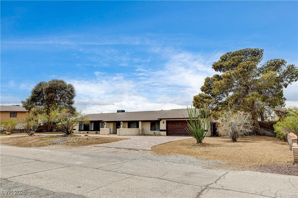 3575 Robindale, Las Vegas, NV 89139