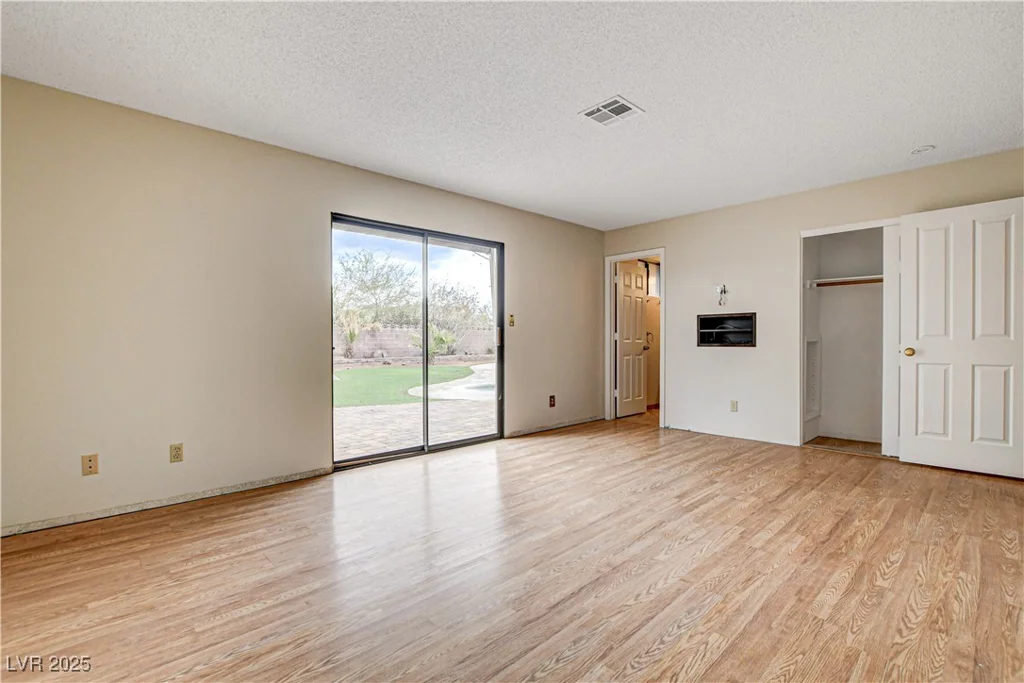 3575 Robindale, Las Vegas, NV 89139