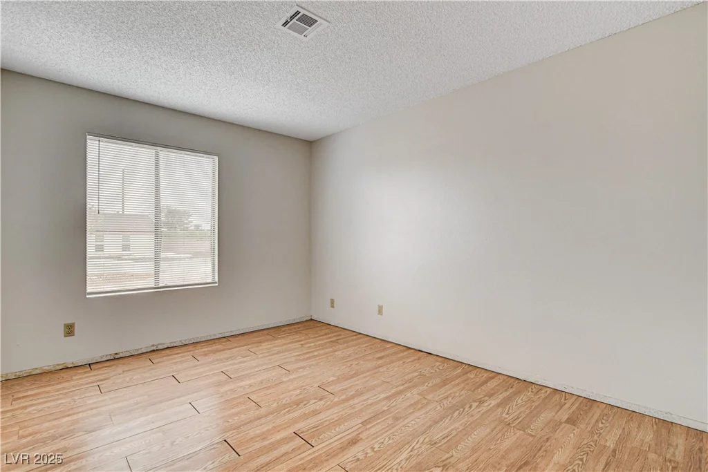 3575 Robindale, Las Vegas, NV 89139