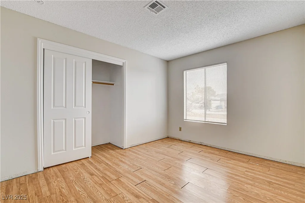 3575 Robindale, Las Vegas, NV 89139