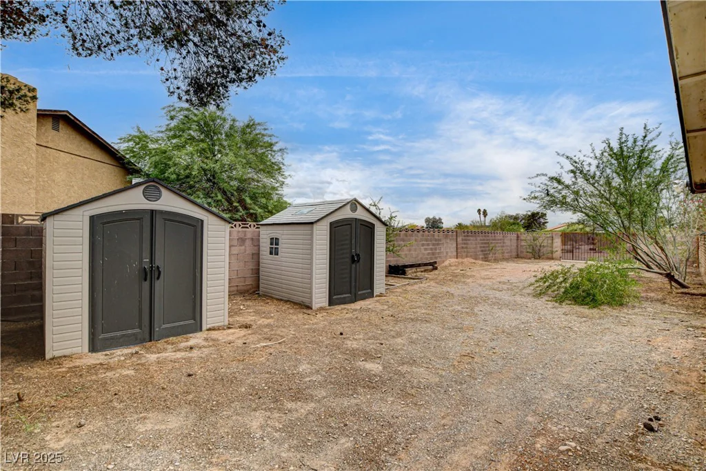 3575 Robindale, Las Vegas, NV 89139