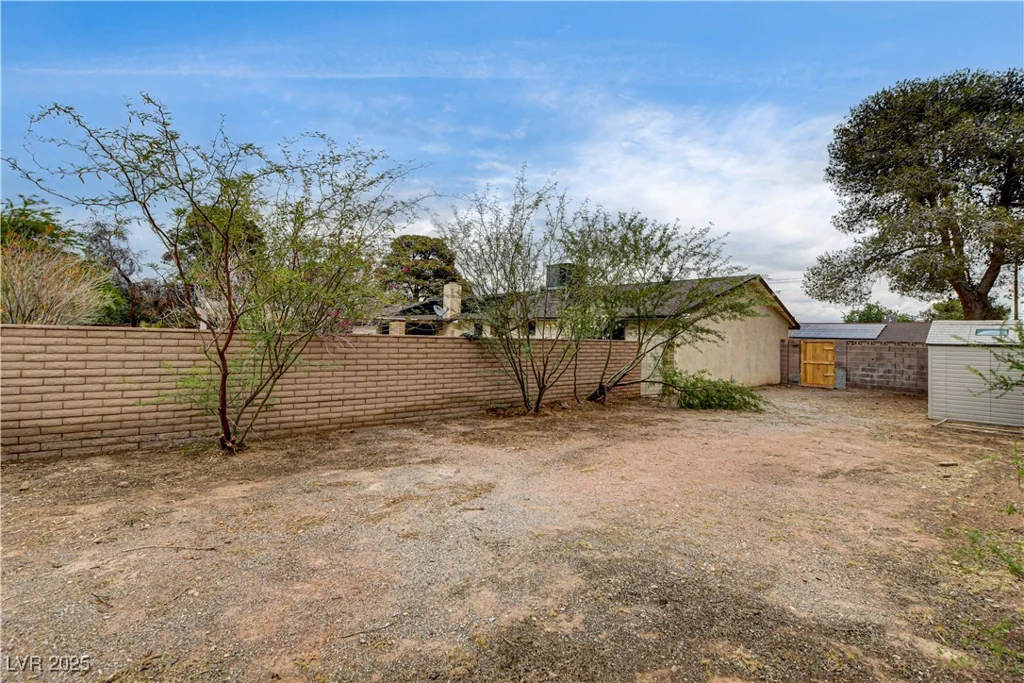 3575 Robindale, Las Vegas, NV 89139