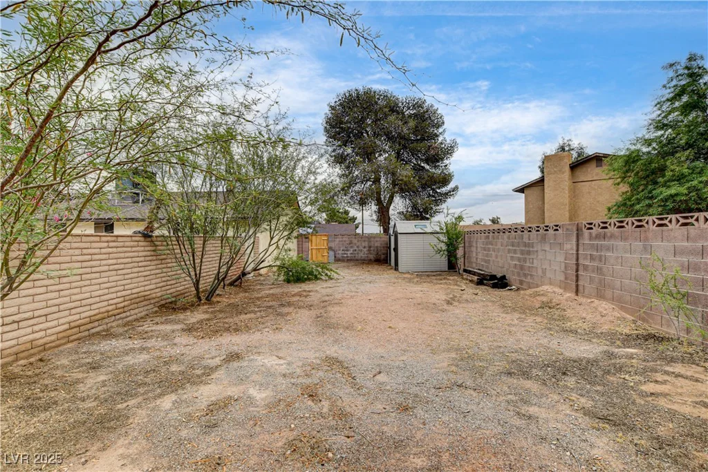 3575 Robindale, Las Vegas, NV 89139