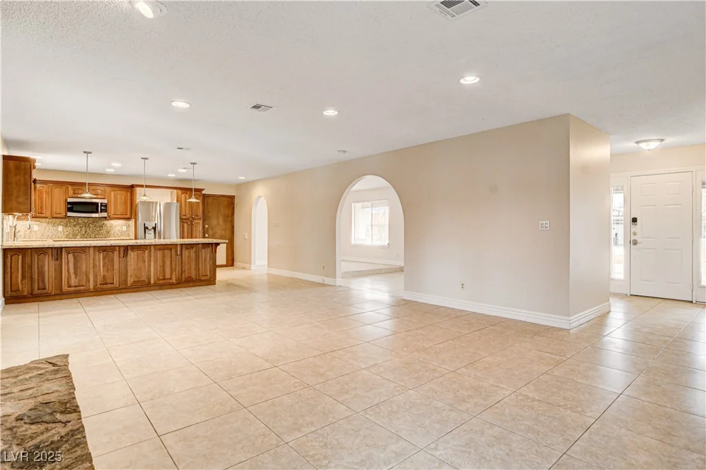 3575 Robindale, Las Vegas, NV 89139