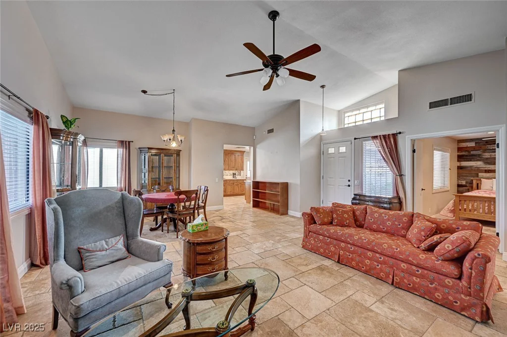 2704 Miraflores, Las Vegas, NV 89102