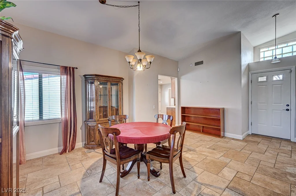 2704 Miraflores, Las Vegas, NV 89102