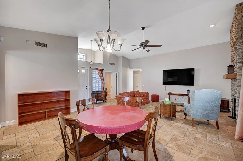 2704 Miraflores, Las Vegas, NV 89102