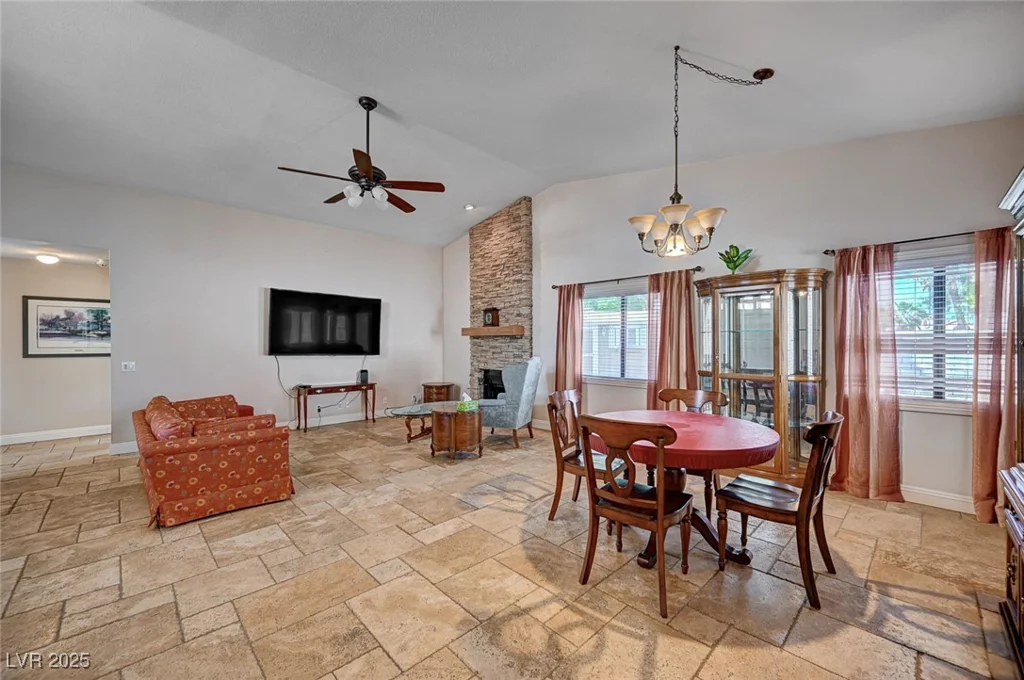 2704 Miraflores, Las Vegas, NV 89102