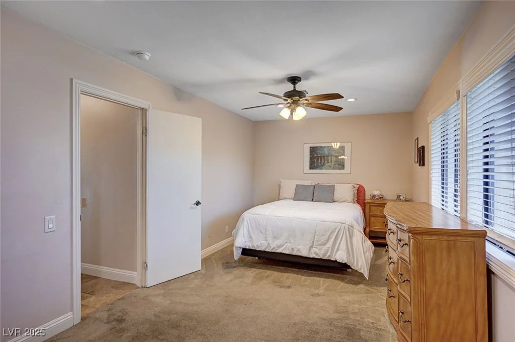 2704 Miraflores, Las Vegas, NV 89102