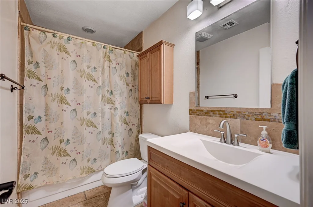 2704 Miraflores, Las Vegas, NV 89102
