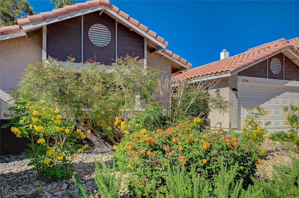 2704 Miraflores, Las Vegas, NV 89102