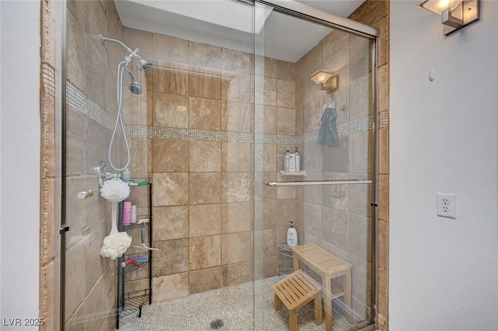 2704 Miraflores, Las Vegas, NV 89102