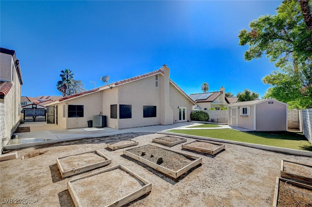 2704 Miraflores, Las Vegas, NV 89102