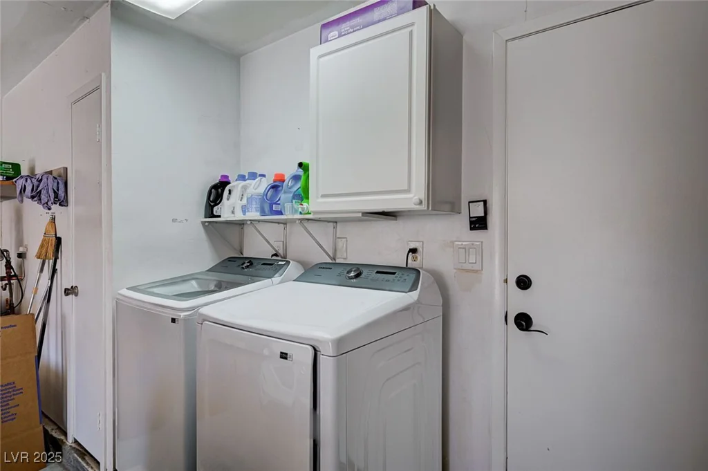 2704 Miraflores, Las Vegas, NV 89102