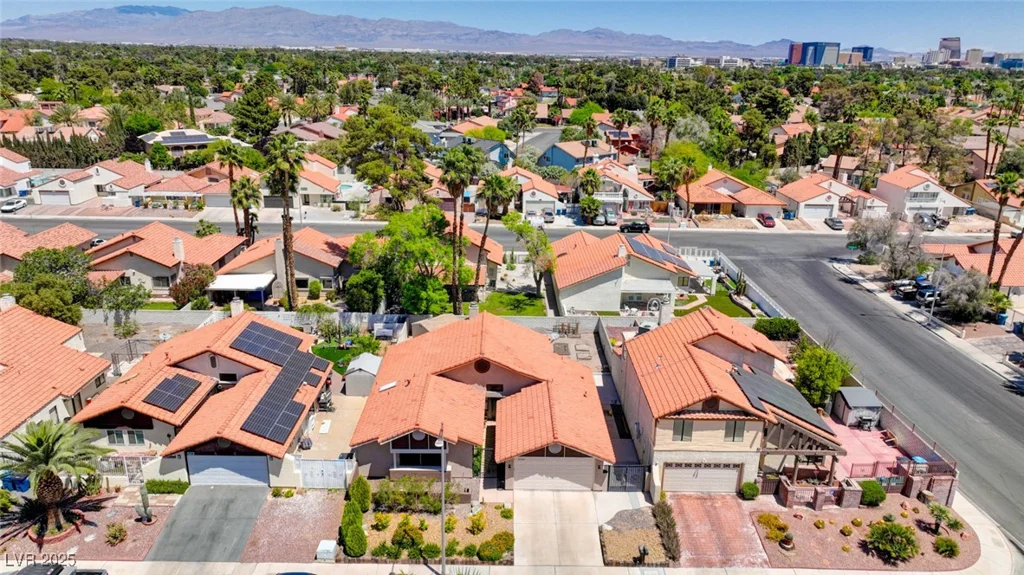 2704 Miraflores, Las Vegas, NV 89102