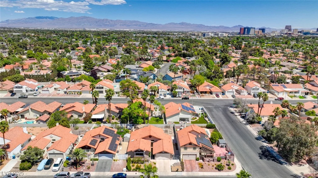 2704 Miraflores, Las Vegas, NV 89102