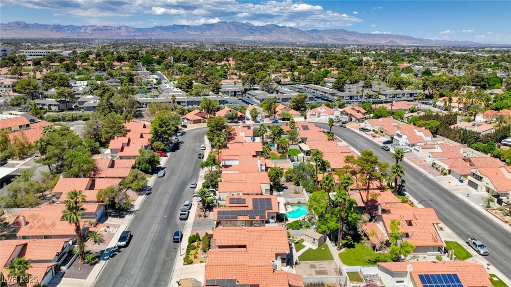 2704 Miraflores, Las Vegas, NV 89102