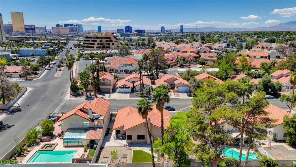 2704 Miraflores, Las Vegas, NV 89102