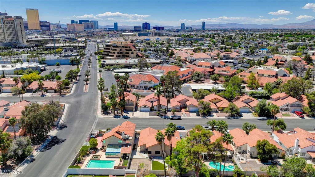 2704 Miraflores, Las Vegas, NV 89102