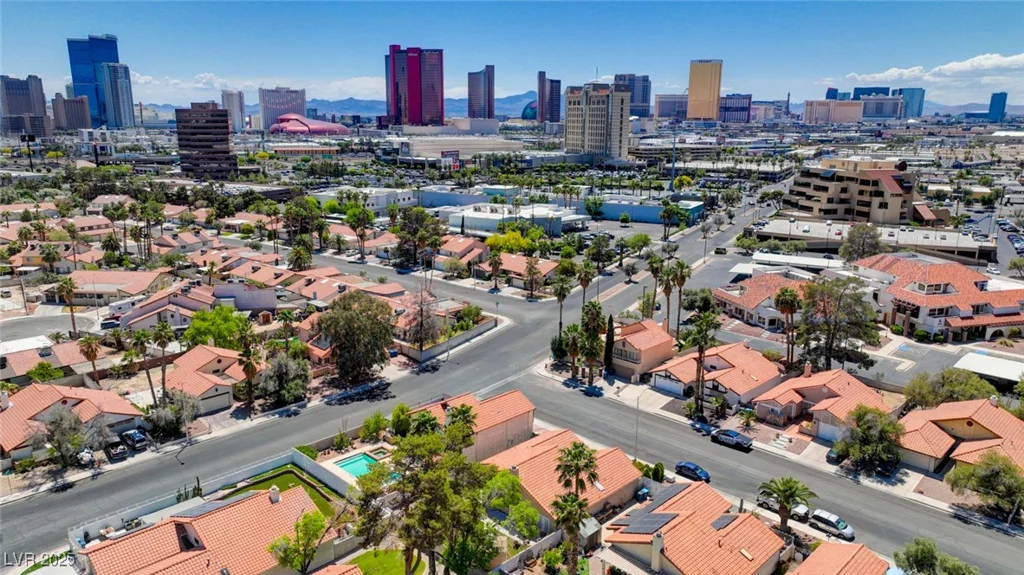 2704 Miraflores, Las Vegas, NV 89102