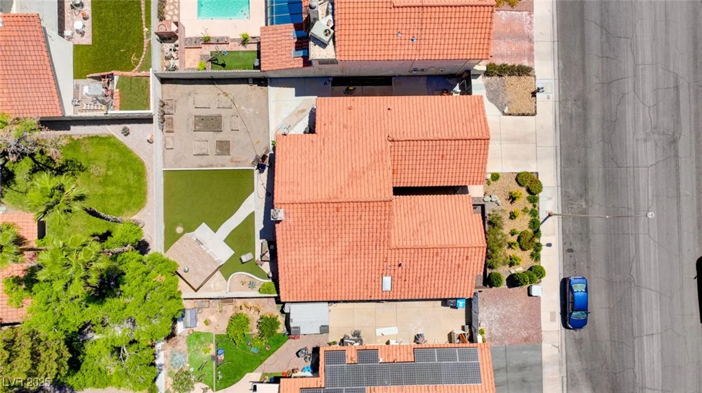 2704 Miraflores, Las Vegas, NV 89102