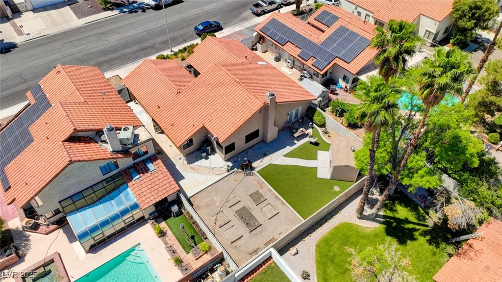 2704 Miraflores, Las Vegas, NV 89102
