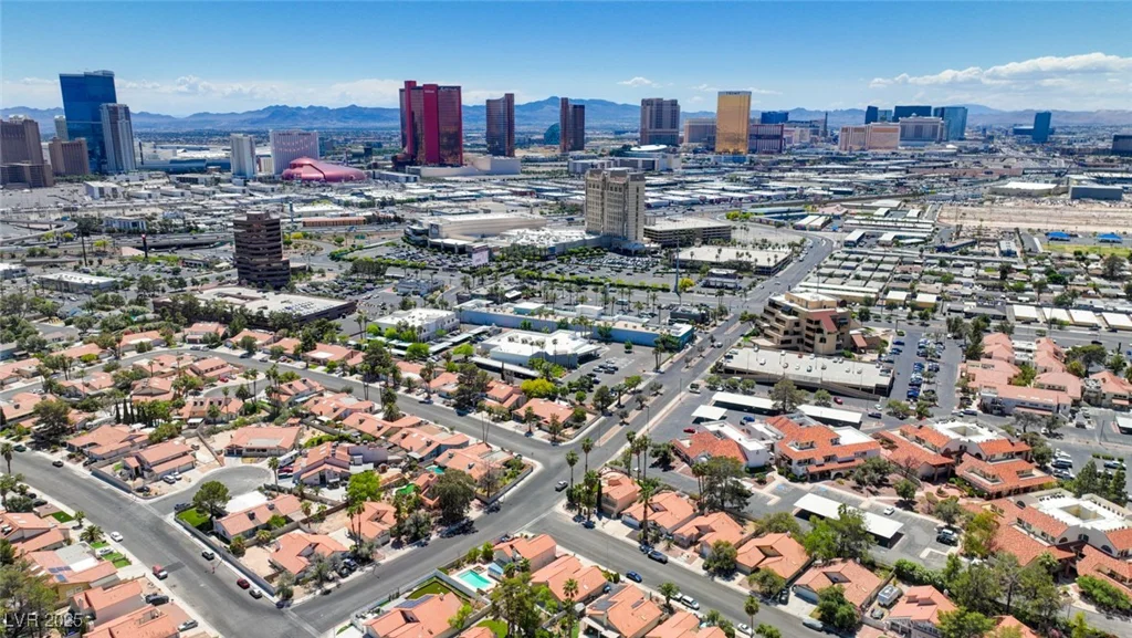 2704 Miraflores, Las Vegas, NV 89102