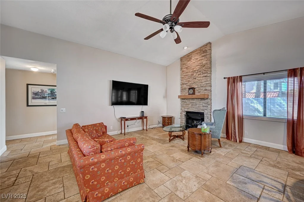 2704 Miraflores, Las Vegas, NV 89102