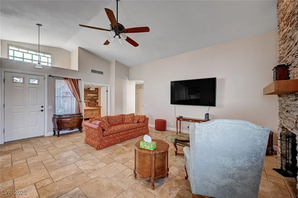 2704 Miraflores, Las Vegas, NV 89102