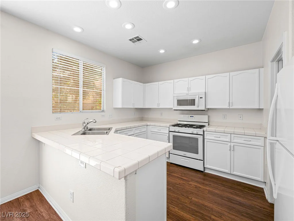 1153 Stormy Valley, Las Vegas, NV 89123