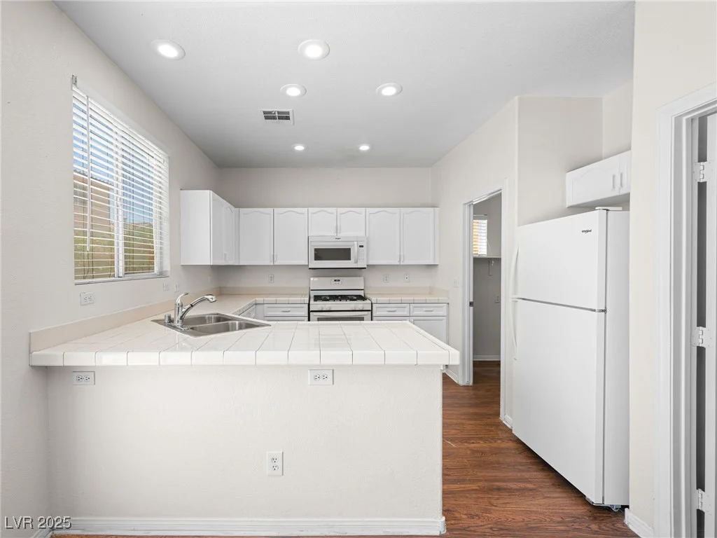 1153 Stormy Valley, Las Vegas, NV 89123