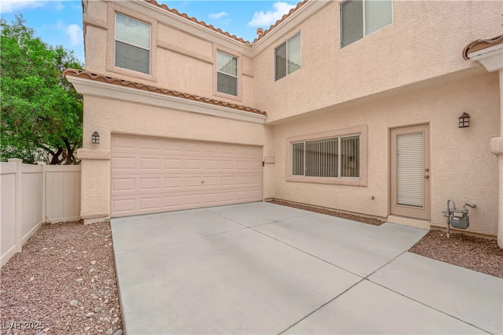 8873 Happy Stream, Las Vegas, NV 89143